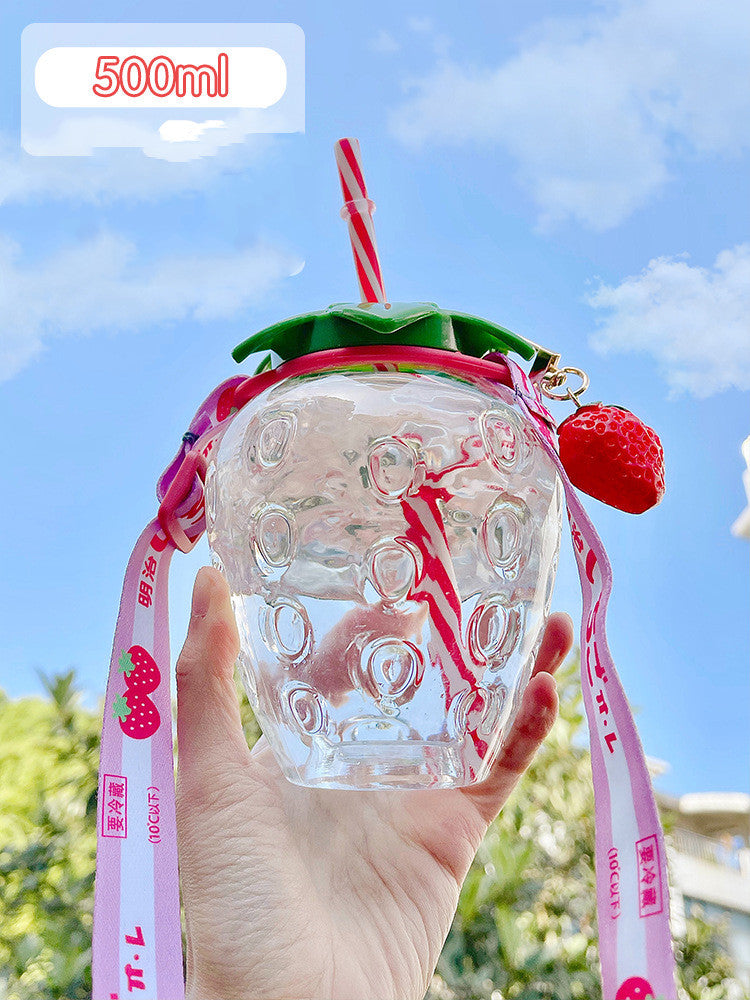 Kawaii fraise bouteille d'eau 500 ml mignon fraise paille bouteille d'eau PP lait café paille tasse jus verres cuisine