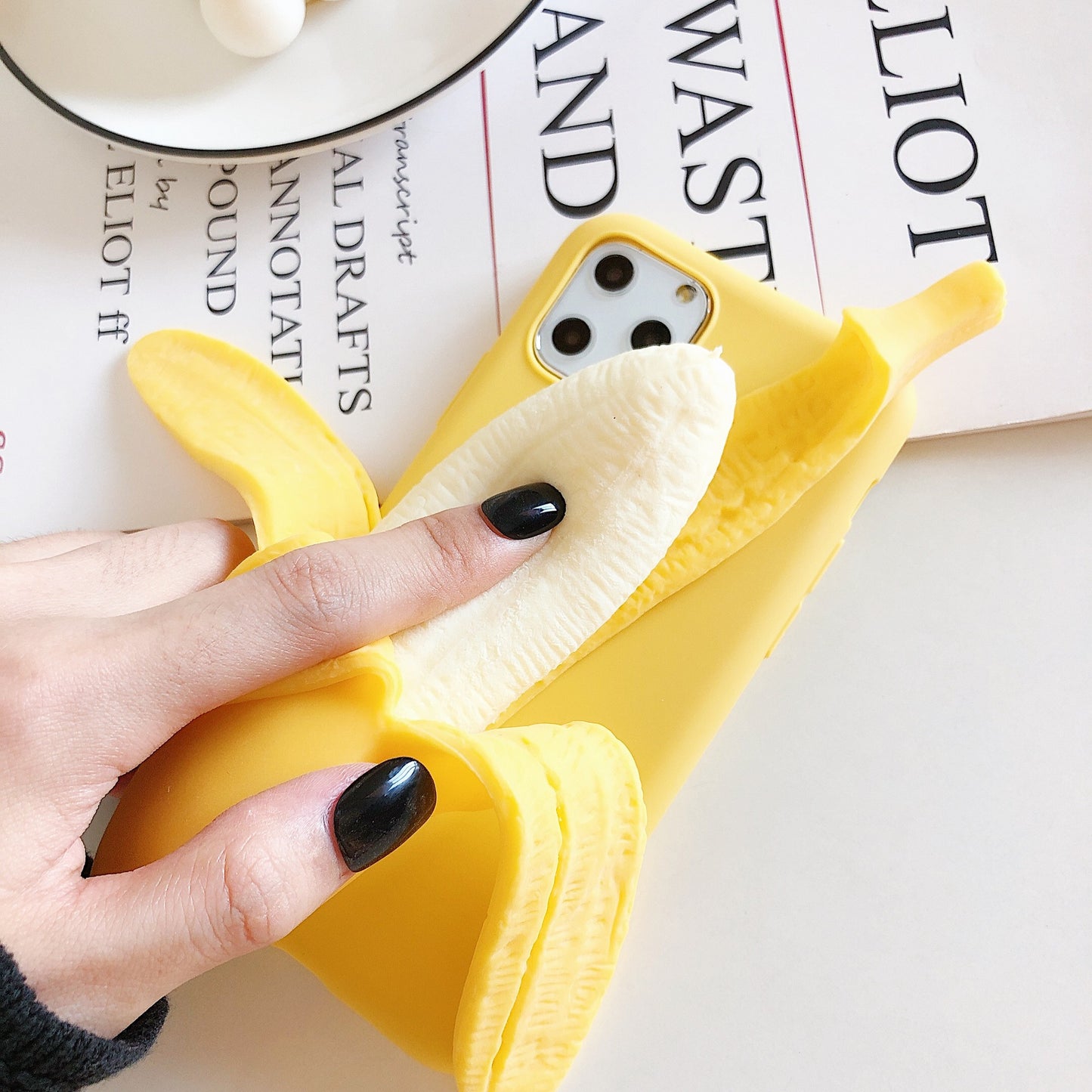 Kawaii Banana Mobile Phone Case Couverture de protection créative en trois dimensions Cool Design